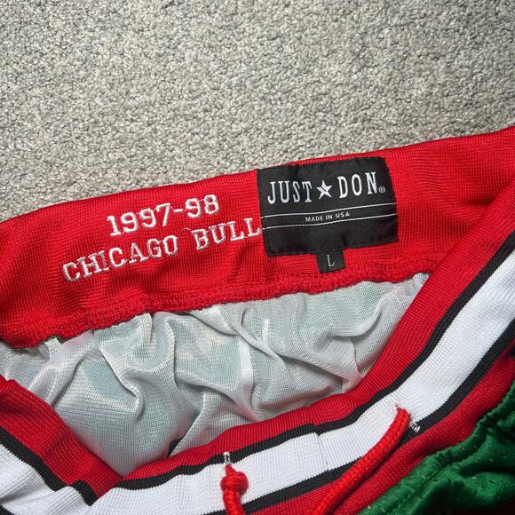 1997-98 Chicago Bulls Hardwood Classics Just Don Retro Shorts. SZ Large - Picture 3 of 6